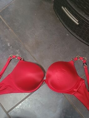 NWT Victoria Secret Red Very Sexy Push Up Underwire Bra Gold Chain Size 34DDD/F